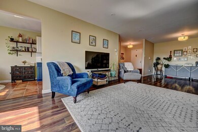 Treebrooke unit 408, Oakton, VA 22124 - photo 6