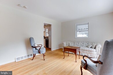 301 Beach Dr, Annapolis, MD 21403 - photo 3