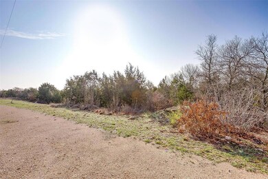 1090 Stagecoach Ranch Dr, Weatherford, TX 76085 - photo 3