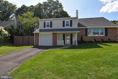 168 Walton Dr, Morrisville, PA 19067 - photo 2