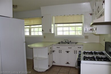 418 E Poplar Place, Sallisaw, OK 74955 - photo 5