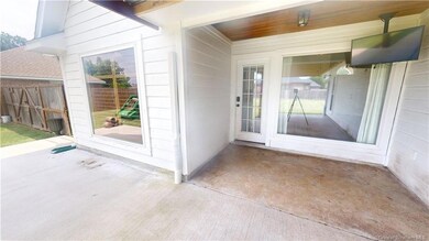 4912 S Prien Lake Rd, Lake Charles, LA 70605 - photo 3