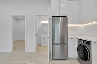 23806 Calvert St, Los Angeles, CA 91367 - photo 5