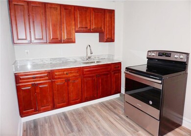 1017 S Hall St unit 2, Allentown, PA 18103 - photo 2