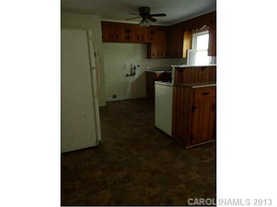 1216 E Broad St, Statesville, NC 28677 - photo 3