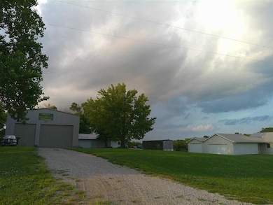 2960 160th St, Riverside, IA 52327 - photo 6