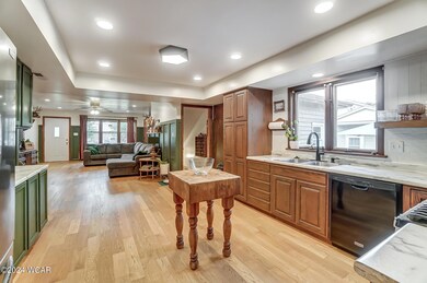 932 N Jefferson St (8)