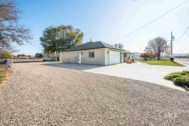 405 W S 7th St, Homedale, ID 83628 - photo 2