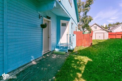 18-Front Exterior_1070