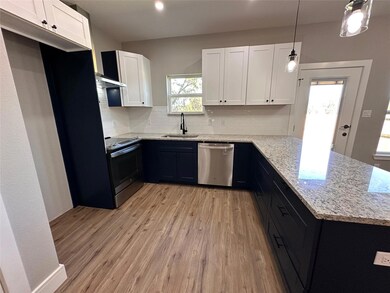 2209 Hercules Dr, Granbury, TX 76048 - photo 4