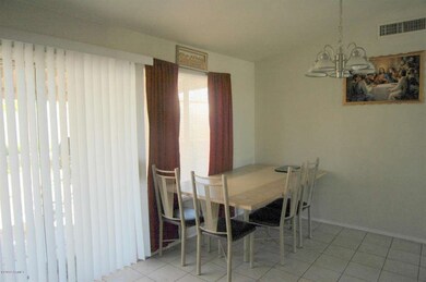 Eat-in Kitchen