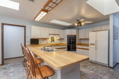 2563 Meadow Ln-15