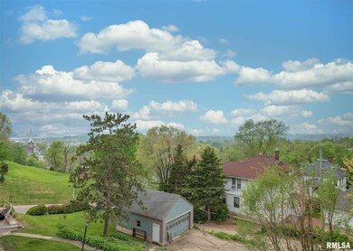 918 N Myrtle St, Davenport, IA 52804 - photo 4