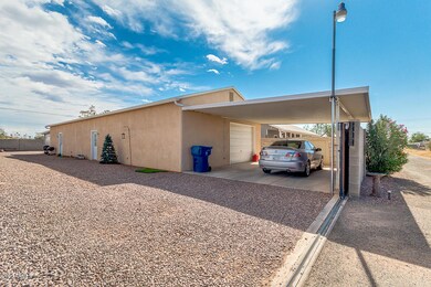 Garage & Carport