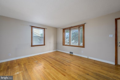 314 Mecray Ln, Maple Shade, NJ 08052 - photo 4