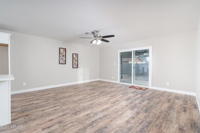 03_Living-Room_01