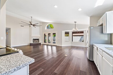 OPEN KITCHEN