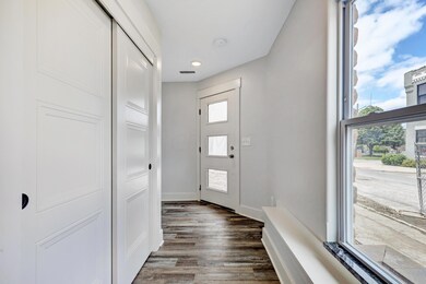 127E8thAve_Hommati102