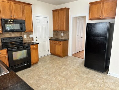 107 Planters Dr, Statesville, NC 28677 - photo 6