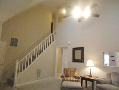 A great stairway for holiday decorations! Note pas