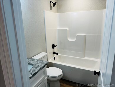 701 SW 11th St, Muldrow, OK 74948 - photo 3