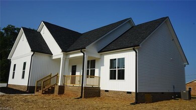 108 W Haven Dr, Statesville, NC 28625 - photo 3