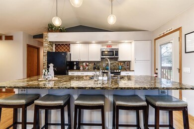 113 Village View Ct, Oregon, WI 53575 - photo 5