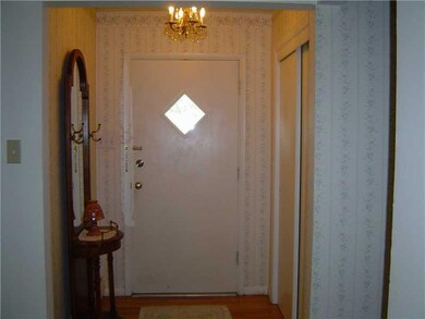 Entry/Foyer. Nice closet here.