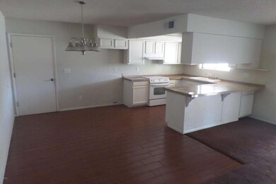 Dining/Kitchen