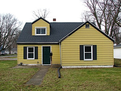 700 E Scott St, Tuscola, IL 61953 - photo 2