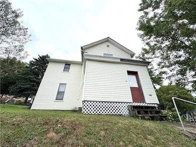 629 Forrest St, New Castle, PA 16101 - photo 2