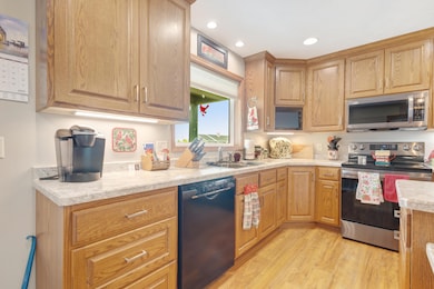 200 W Hickory Street-05
