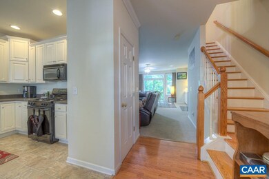 102 Melbourne Park Cir unit C, Charlottesville, VA 22901 - photo 5