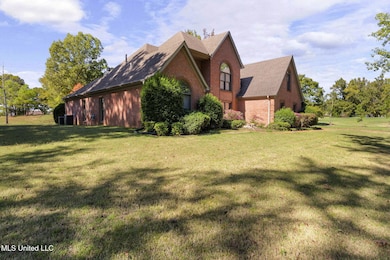 5045 Saint Andrews Cove, Olive Branch, MS 38654 - photo 3