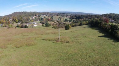 3051 Cherokee Dr, Morristown, TN 37814 - photo 2