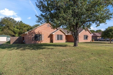 2110 Pecan St, Bonham, TX 75418 - photo 2