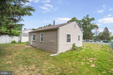 1306 Wilson Point Rd, Middle River, MD 21220 - photo 5