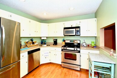 99 Crabapple Ln, Franklin Park, NJ 08823 - photo 3