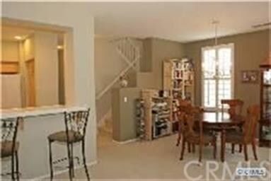 Breakfast Bar and Dining Area