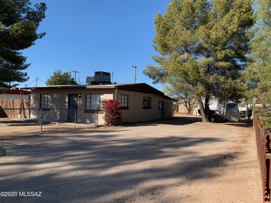 side-driveway