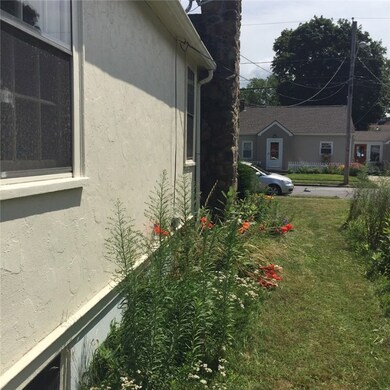 75 Edgemere Rd, Pawtucket, RI 02861 - photo 7