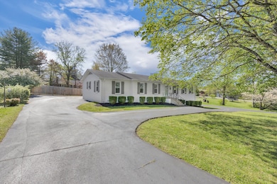 410 Shawnee Dr, Columbia, TN 38401 - photo 2