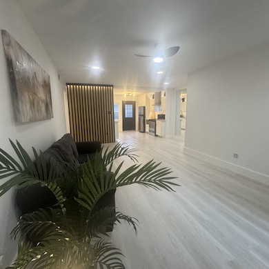 11643 Chimney Rock Rd unit 6, Houston, TX 77035 - photo 2