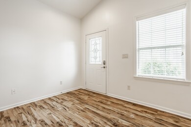 9953 Thornhill Run, Fishers, IN 46038 - photo 4