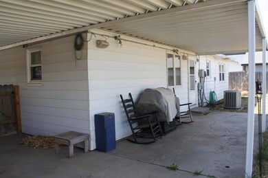 516 W 10th St, Hugoton, KS 67951 - photo 4