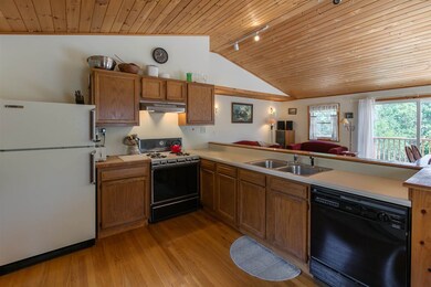 1040 Moulton Ln, Stowe, VT 05672 - photo 7