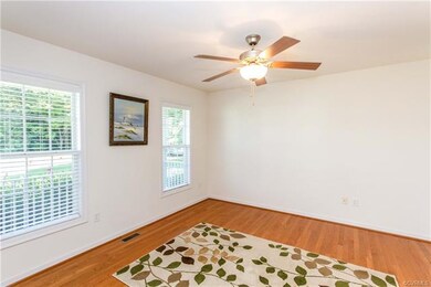 Flex Room- Dining, Office, Den, Etc