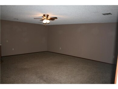 12614 Skyridge Dr, Edmond, OK 73025 - photo 4