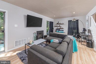 68 Viburnum Ln, Mount Laurel, NJ 08054 - photo 3