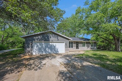 5301 N Koerner Rd, Peoria, IL 61615 - photo 2